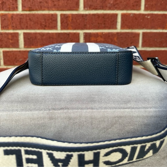 Michael Kors Men's Unisex Cooper Flight Bag Crossbody Travel Bag - Picture 12 of 13